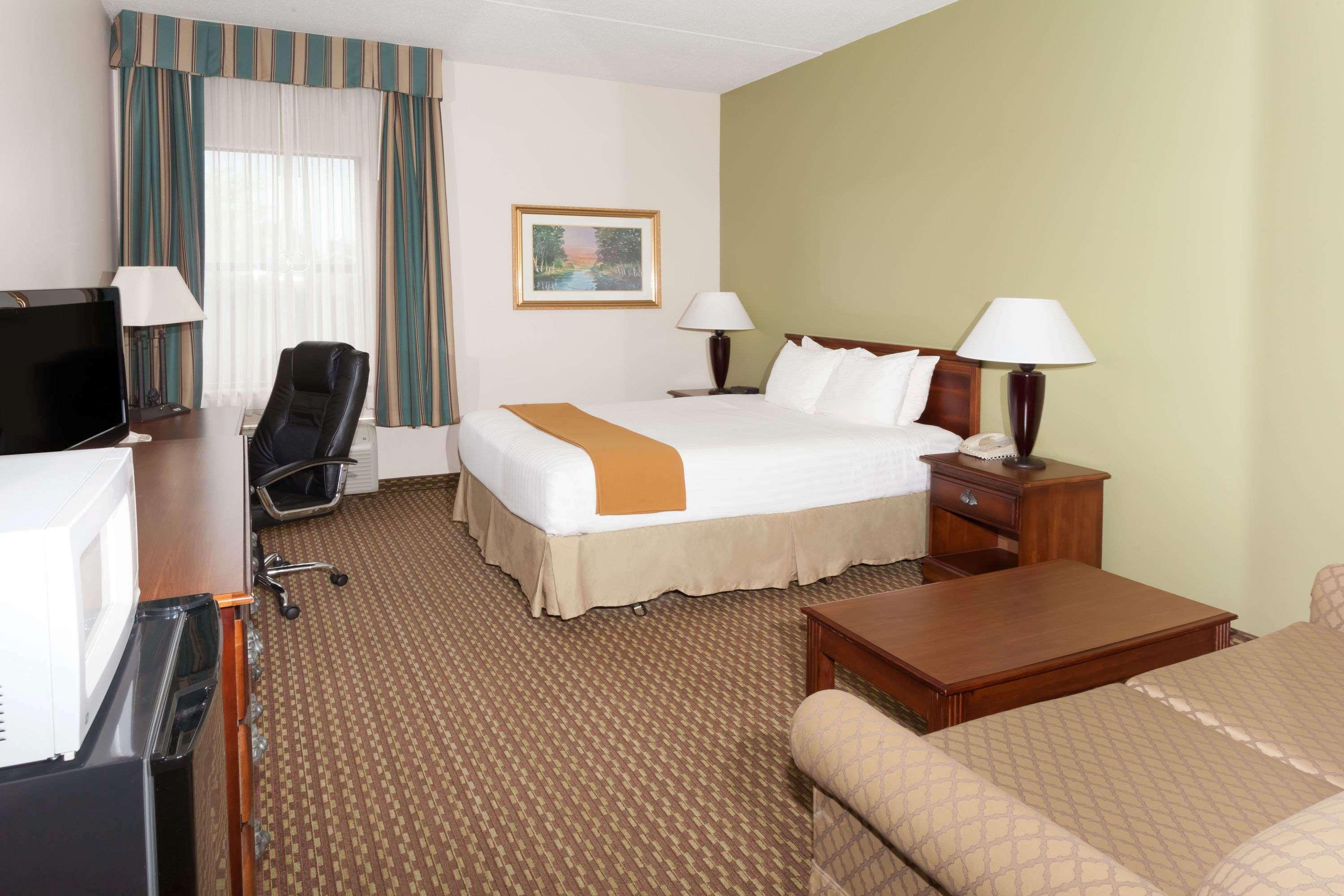 Baymont By Wyndham Lafayette - Purdue University Экстерьер фото