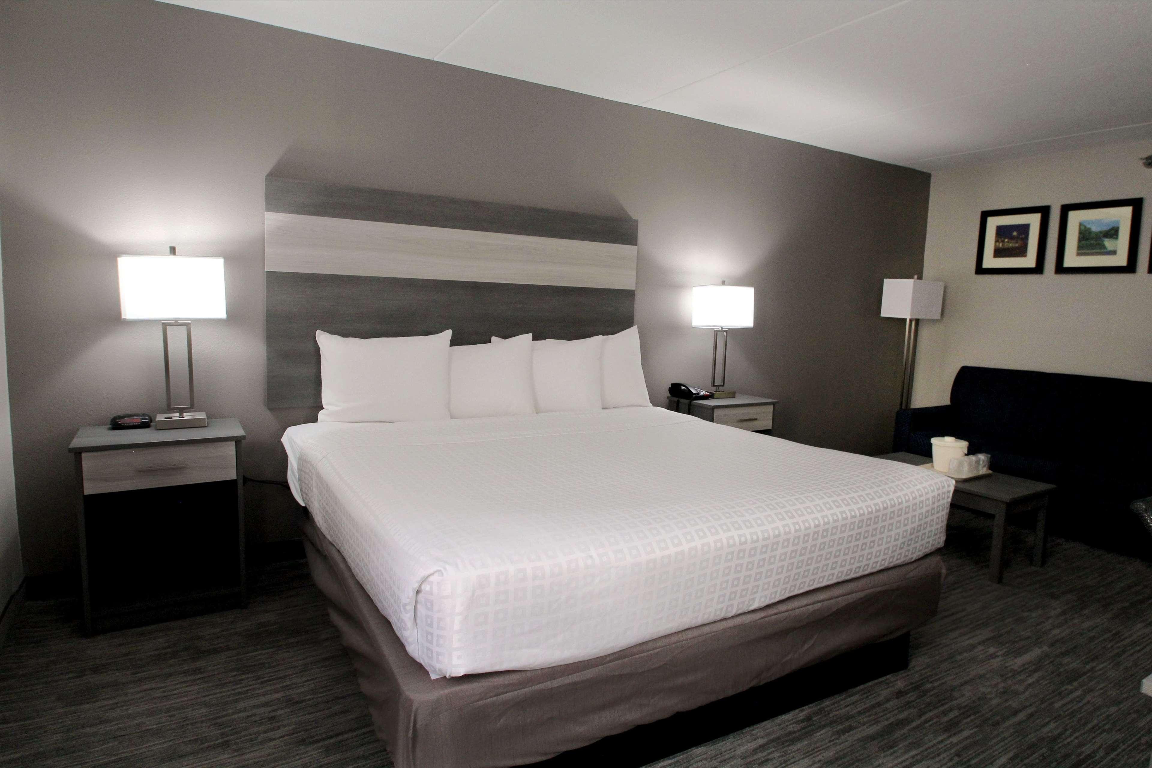 Baymont By Wyndham Lafayette - Purdue University Экстерьер фото