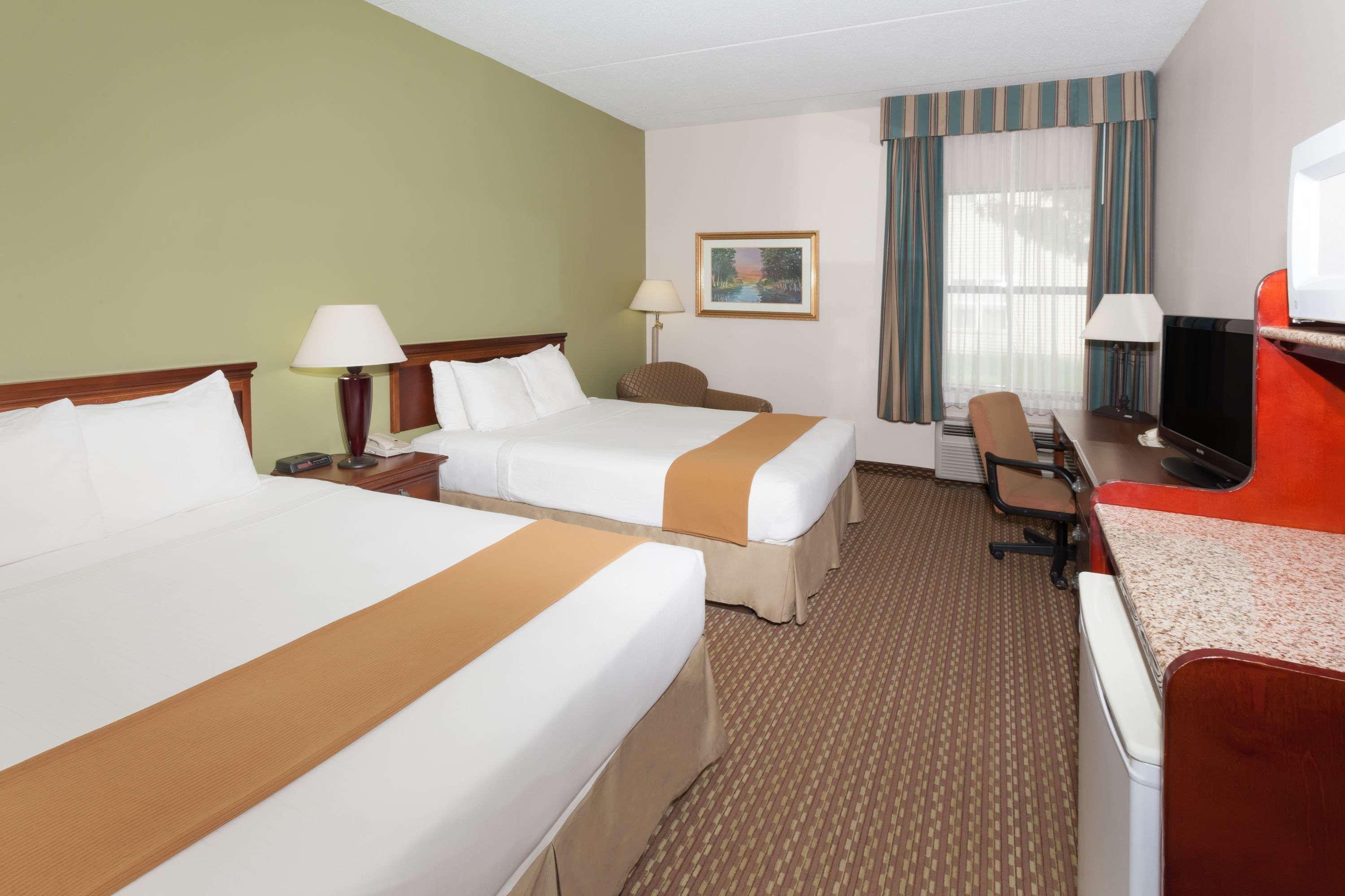 Baymont By Wyndham Lafayette - Purdue University Экстерьер фото